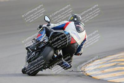 media/Dec-17-2022-SoCal Trackdays (Sat) [[224abd9271]]/Turn 10 Backside (120pm)/